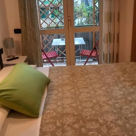 Comeacasa Alojamento de Acomodação e Pequeno-almoço Salerno